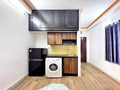 CĂN HỘ BAN CÔNG 1PN 1PK ngay công viên HVT