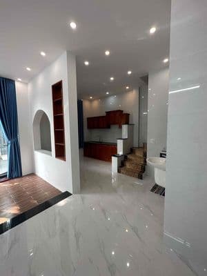 Nhà hoàn công cần bán