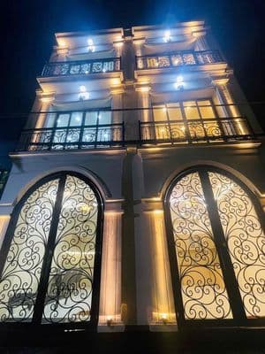 Cho thuê nguyên căn Hiệp Bình, trệt, 2 lầu mới 100%. Giá: 13 triệu/th