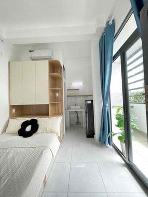 Căn hộ studio bancol đón gió trời thoáng mát_ gần khu etown.