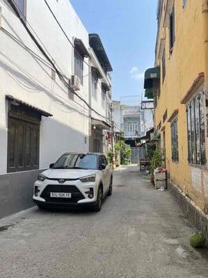 Bán nhà đẹp hẻm xe hơi khu trung tâm Gò Vấp cách E MART 2 5 phút .