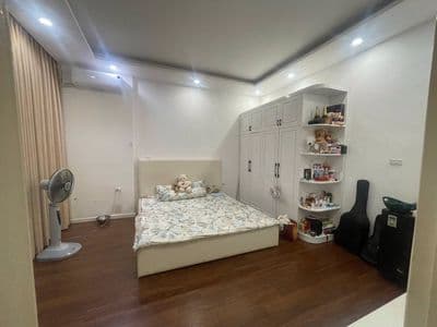 Cho thuê nhà nguyên căn Đê La Thành, Ba Đình, 50m2 x 4 tầng