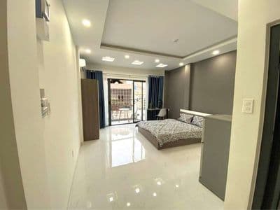 Căn hộ studio 40m2 ban công tòa nhà thang máy gần ngã tư phú nhuận