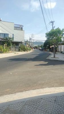 kiệt ô tô nam cao vào tận nơi. đất vuông vứt gần đại học sư phạm