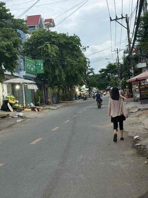Mặt tiền đường 5x20m- 3tầng huỳnh t hai q12
