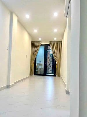 Siêu phẩm Hoàng Diệu, gần Nguyễn Văn Trỗi, 35m², giá chỉ 4.9 tỷ