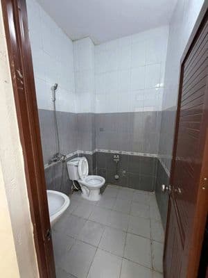 Cho thuê nhà 35m2 x 4 tầng, 5 ngủ, 4 wc, ngõ 120 Lĩnh Nam