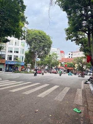 Bán nhà 7 tầng thang máy Lê Văn Hưu, Hai Bà Trưng, 14 tỷ