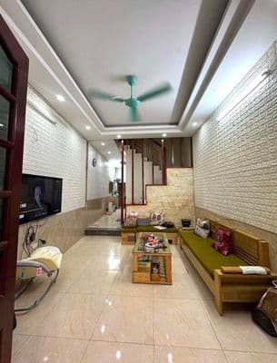 Nhà 50m2, 4PN, Cạnh 156 Lạc Trung, Giá 9 tỷ