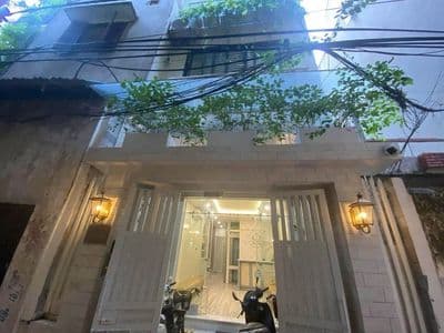 Cho thuê nhà 5PN Đào Tấn, Ba Đình, có thang máy