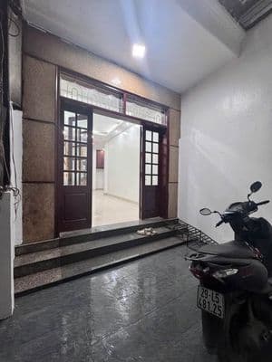 Cho thuê nhà riêng 60m2 Nguyễn Chí Thanh, Đống Đa, 5PN