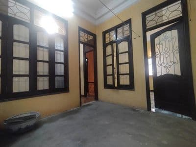 Cho thuê nhà nguyên căn Lạc Long Quân, Tây Hồ, 45m2 x 3 tầng