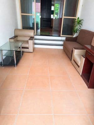 Cho thuê nhà cấp 4 có gác xép Ngọc Thụy, 60m2, 2 ngủ