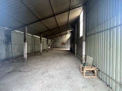 Cho thuê xưởng 400m cả sân phường bình thắng gần làng đại học