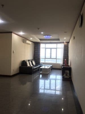 Cho thuê căn hộ Giai Việt -150m2 3PN view hồ bơi mát mẻ