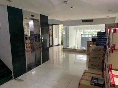 Cho thuê tòa nhà/văn phòng hẻm xe hơi hồng hà – gần sân
