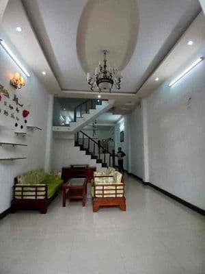 nhà 4x22m 1 lầu 3 phòng ngủ 2wc có nội thất