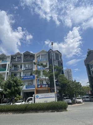 Cho Thuê Nhà 5 Lầu Có Thang Máy Mặt Tiền Đường Hoàng Trọng Mậu Him Lam