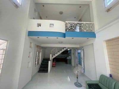 bán nhà kiệt Ông Ích Khiêm. 2 tầng gác lửng 3 phòng ngủ