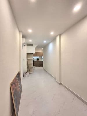"35M² mà 4.9 Tỷ, không quy hoạch, lộ giới, hoàn công tại Phú Nhuận?"