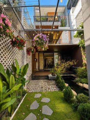 nhà đẹp Nguyễn Phước Nguyên 3 tầng có hồ cá