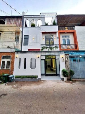 Nhà 3 tầng lầu đường Tô Ngọc Vân Sổ hồng riêng đường xe hơi 3phòng ngủ