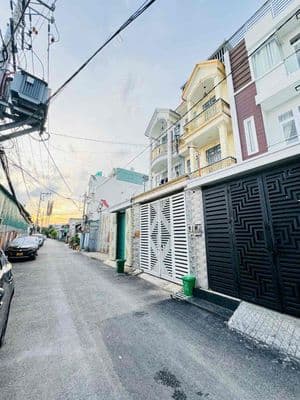 Giảm mạnh giá tốt 15.5T 10m x 22m - 3 tầng thu nhập 50tr/ tháng.