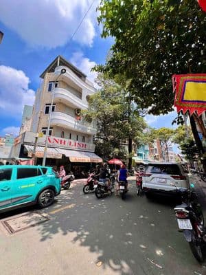 Cho Thuê Nhà Góc 2 MT Lý Nam Đế P7 Quận 11. 11mx6m 3 lầu