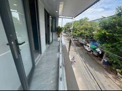 Kế global city 50m2, nhà xây 2 tầng, có 4 phòng ngủ đường ô tô