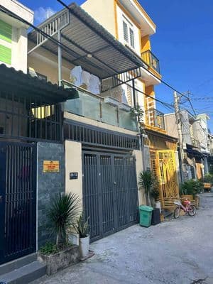 Cho thuê nhà hẻm xe hơi, thạnh lộc 14. 1 trệt 1 lầu, dt 4×13 có 3pn