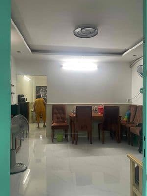 chung cư lầu 2 bàu cát 7, 2 pn 1 vs, nhà đẹp