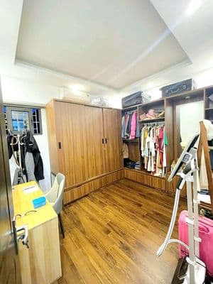 Cho thuê nhà Đào Tấn 50m², 6 tầng, thang máy, 6PN, 18 triệu/tháng