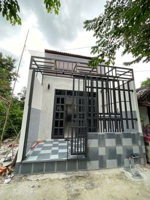 Bán nhà 1 trệt 1 lửng đối diện công viên – long hậu