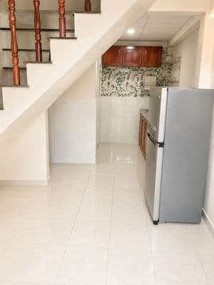 Nhà nhỏ giáp bình thạnh có máy lạnh, tivi