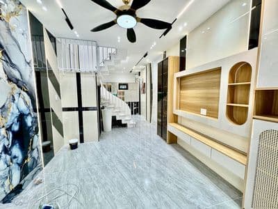 Ngay công viên làng hoa - nhà mới full nội thất vào ở ngay - 4.5 tỷ