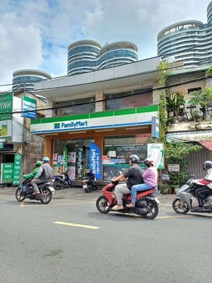 Mặt Tiền Ngô Tất Tố 8 x15m 3 lầu suốt vị trí sầm uất
