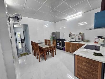 Nhà 4 phòng có ngủ nội thất khu vực vĩnh hòa giá 17 triệu/tháng