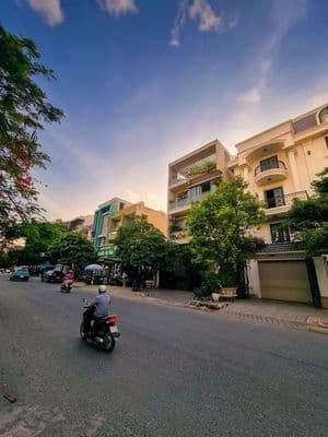 Biệt thự đường 20m- đường số 25- khu bên sông thủ đức- kinh doanh tốt