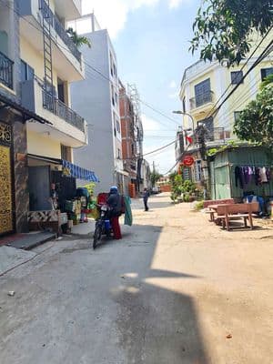 Bán lô đất 91.6m2, 4.15x21.4, hẻm 71 Đ. Võ Văn Hát. P. Long Trường, Q9