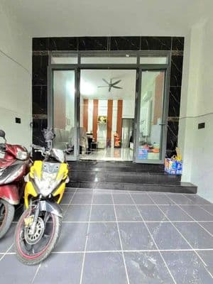 Nhà mới nguyên căn có sân 5 x 20m