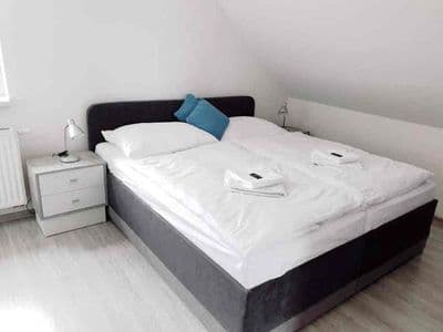 Toà căn hộ 4 tầng 9PN có bếp giá 30tr/tháng