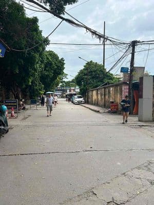 Tôi bán nhà phố tây tựu sát trường đại học dt55 tông 10 phòng cho thue