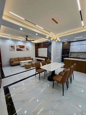 Phố hoàng ngân dt60m x 5 tầng 4 ngủ giá hơn 17 tỷ xíu có bớt