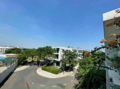 Cho thuê biệt thự sân vườn góc 2mt view sông, gia hòa, plb q9