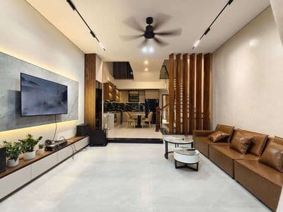 Cần bán gấp nhà 3 tầng đang ở hòa xuân
