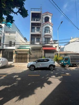 Bán nhà mặt tiền 65m2 - 4 tầng -mt 4m - 8 phòng khép kín.