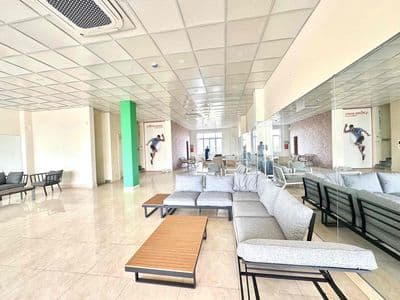 1 tầng hầm . 4 lầu . Dt : 200m 1sàn . 2 mặt tiền Đường lí thường kiệt