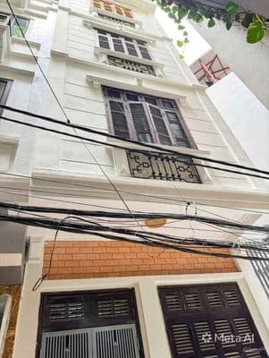 Cho thuê nhà Phương Mai 35m², 5 tầng, ô tô đỗ cửa, 15 triệu/tháng