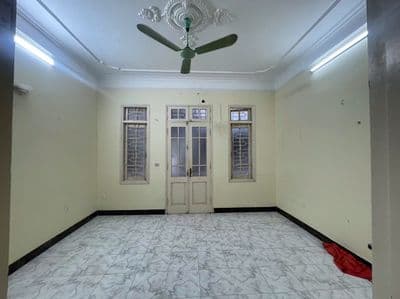 Nhà riêng ngõ phố minh khai ngõ quỳnh dt55m2x4t giá 15tr có tl.