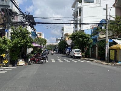 Nhà Thuê 4x20m.1 Lầu.MTNB Huỳnh Văn Một.Gía:11tr